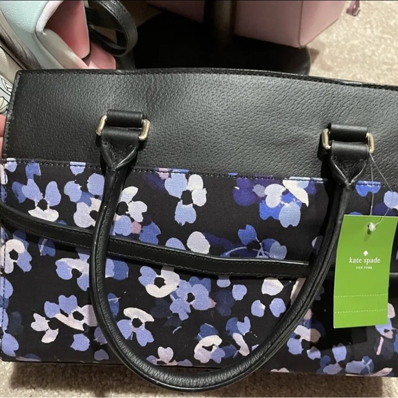 Kate spade purse - Picture 2 of 2